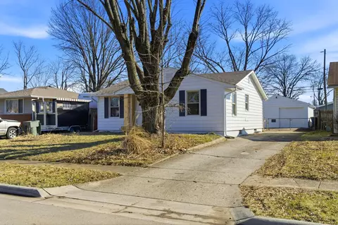 1884 Barnett Ct W, Columbus, OH 43227