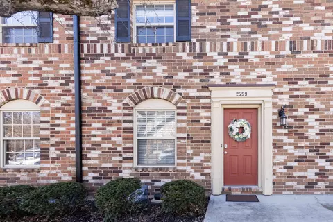 2559 Olde Hill Ct S, Columbus, OH 43221