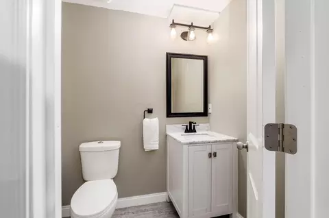 Bath - 8366 Marwithe Pl, New Albany, OH 43054 photo 4 of 4