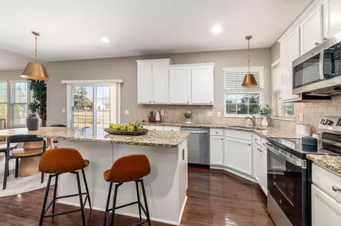 Kitchen - 8366 Marwithe Pl, New Albany, OH 43054 photo 2 of 2