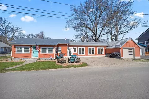 131 Cranberry Ln, Buckeye Lake, OH 43008