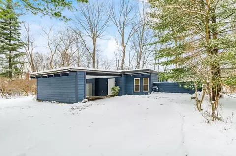 390 Lenappe Dr, Columbus, OH 43214