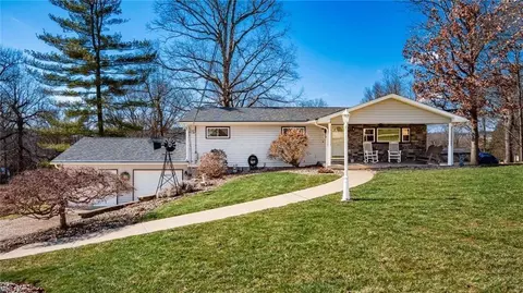 3965 Dorothy Dr, Zanesville, OH 43701