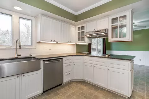 Kitchen - 4740 Bright Rd, Dublin, OH 43016 photo 3 of 6