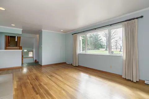 Living - 4740 Bright Rd, Dublin, OH 43016 photo 2 of 7