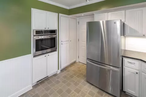 Kitchen - 4740 Bright Rd, Dublin, OH 43016 photo 4 of 6