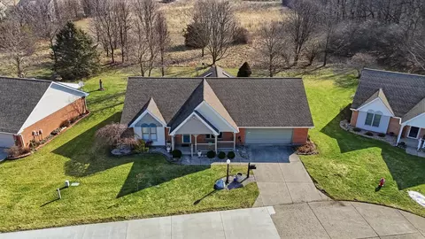 1398 Elizabeth Ct, Springfield, OH 45503 photo 2