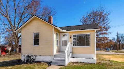 2410 Marion Ave, Zanesville, OH 43701