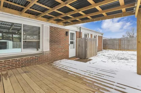 Exterior - 231 Fieldpoint Rd, Heath, OH 43056 photo 4 of 10