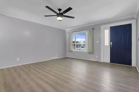 Living - 231 Fieldpoint Rd, Heath, OH 43056 photo 2 of 4
