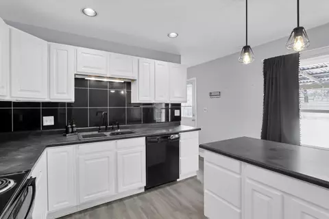 Kitchen - 231 Fieldpoint Rd, Heath, OH 43056 photo 1 of 6