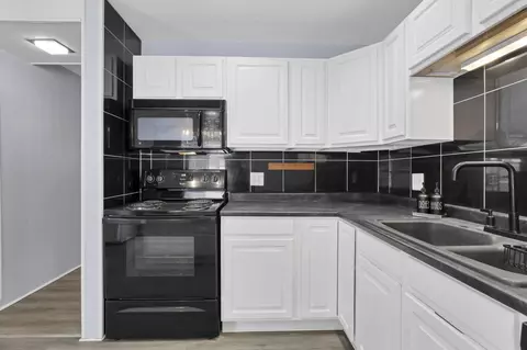 Kitchen - 231 Fieldpoint Rd, Heath, OH 43056 photo 6 of 6