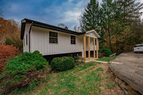 403 Virginia Ln, Waverly, OH 45690