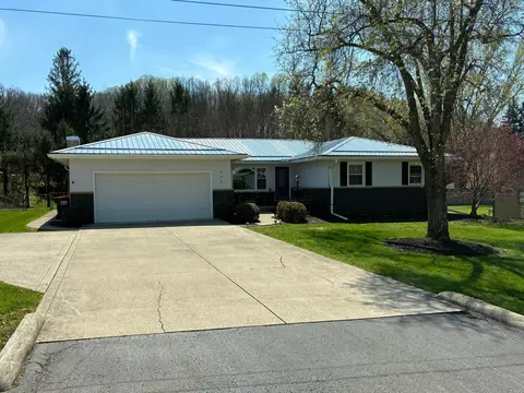 236 Elm Dr NE, Newark, OH 43055