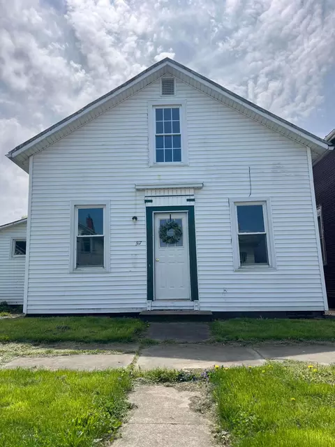 317 E Rensselaer St, Bucyrus, OH 44820