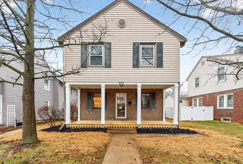 805 Gladden Rd, Columbus, OH 43212
