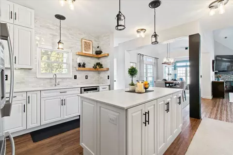 7542 Deer Valley Xing, Powell, OH 43065