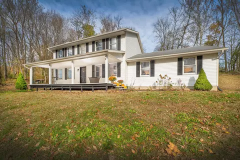 24305 Coshocton Rd, Howard, OH 43028