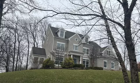 6470 Lake Trail Dr, Westerville, OH 43082