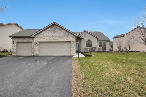 2048 Mayflower Cir, Grove City, OH 43123