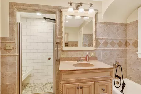 Bath - 121 N David Ave, Jackson, OH 45640 photo 2 of 4