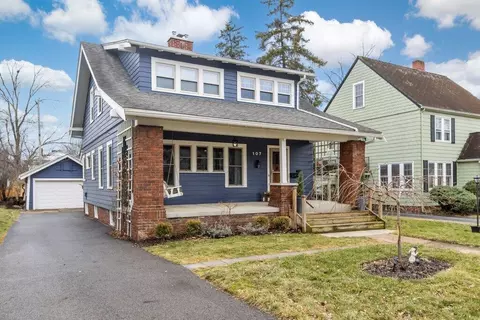 107 E Dunedin Rd, Columbus, OH 43214