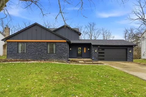 215 Mainsail Dr, Westerville, OH 43081