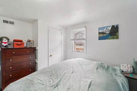 Bedroom - 134 Fairview Blvd, Circleville, OH 43113 photo 3 of 5