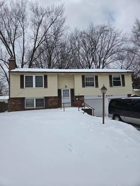 6425 Deer Ridge Ln, Columbus, OH 43229