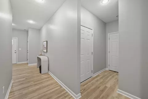 Entry Way - 161 E Postal Ave, Newark, OH 43055 photo 5 of 5