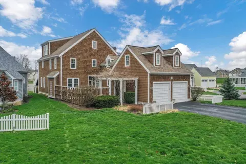 15150 Shoreline Dr W, Thornville, OH 43076