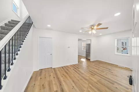 Living - 414 Thompson St, Marion, OH 43302 photo 1 of 6