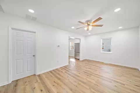 Living - 414 Thompson St, Marion, OH 43302 photo 6 of 6