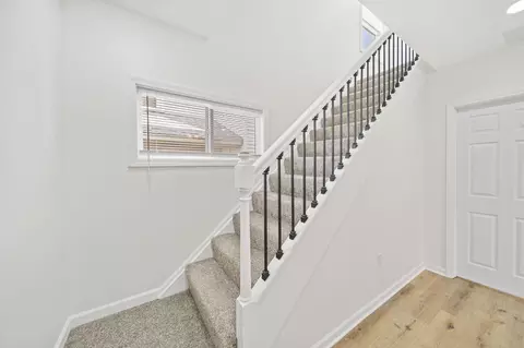 Entry Way - 414 Thompson St, Marion, OH 43302 photo 7 of 11