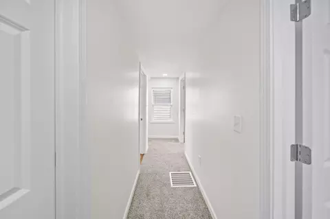 Entry Way - 414 Thompson St, Marion, OH 43302 photo 10 of 11