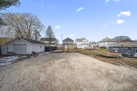 Exterior - 414 Thompson St, Marion, OH 43302 photo 13 of 23