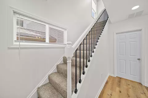 Entry Way - 414 Thompson St, Marion, OH 43302 photo 8 of 11