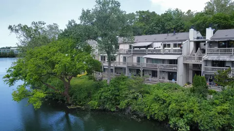 1407 Lake Shore Dr #139, Columbus, OH 43204