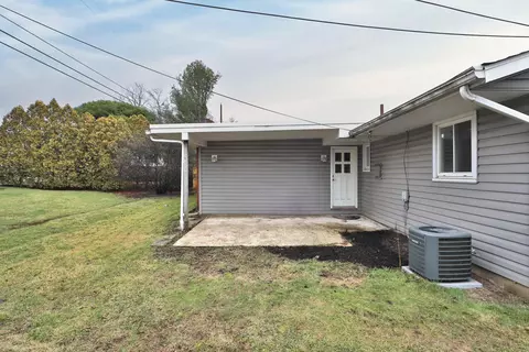 Exterior - 268 E Stafford Ave, Worthington, OH 43085 photo 3 of 6
