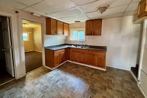 Kitchen - 211 E Central Ave, Delaware, OH 43015 photo 1 of 2