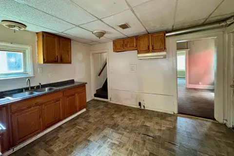 Kitchen - 211 E Central Ave, Delaware, OH 43015 photo 2 of 2