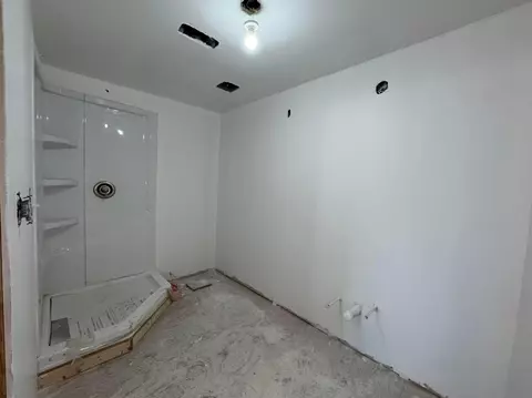 Bath - 210 E Central Ave, Delaware, OH 43015 photo 3 of 3