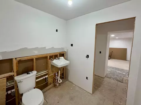 Bath - 210 E Central Ave, Delaware, OH 43015 photo 2 of 3