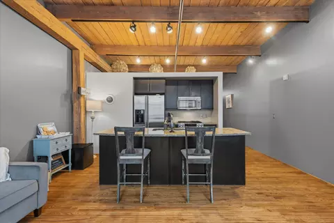 448 W Nationwide Blvd #404, Columbus, OH 43215