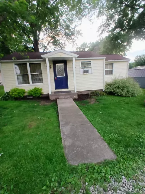106 Sunset Dr, Hebron, OH 43025