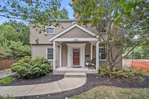 142 W Schreyer Pl, Columbus, OH 43214