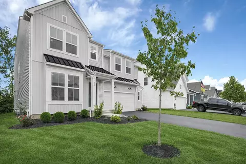 56 Chambers Bay Rd, Commercial Point, OH 43116