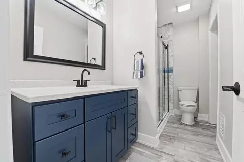 Bath - 414 E Walnut St, Lancaster, OH 43130 photo 3 of 4