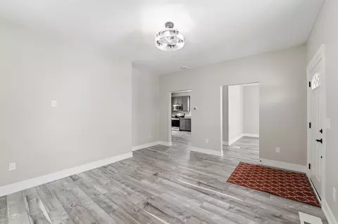 Living - 414 E Walnut St, Lancaster, OH 43130 photo 3 of 4