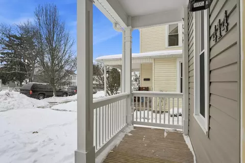 Exterior - 414 E Walnut St, Lancaster, OH 43130 photo 3 of 6